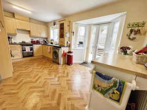 Kitchen- click for photo gallery